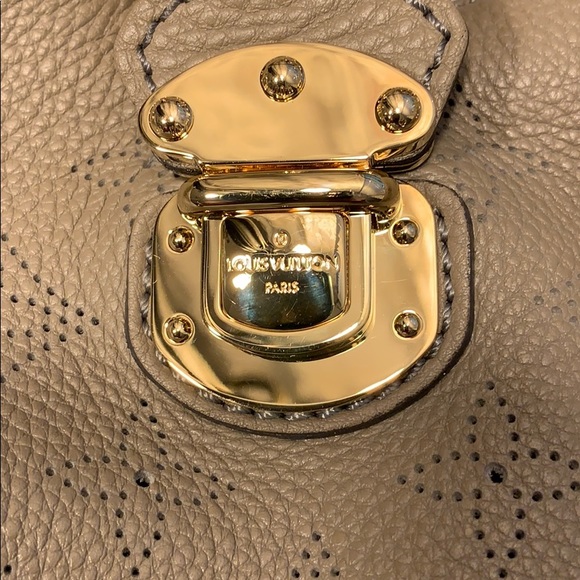 LOUIS VUITTON Mahina Bag - Picture 5 of 8